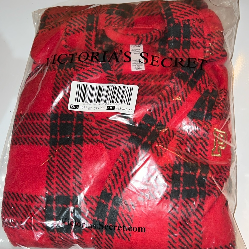 VS PINK SHORT COZY ROBE